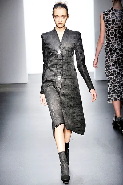 Look 25